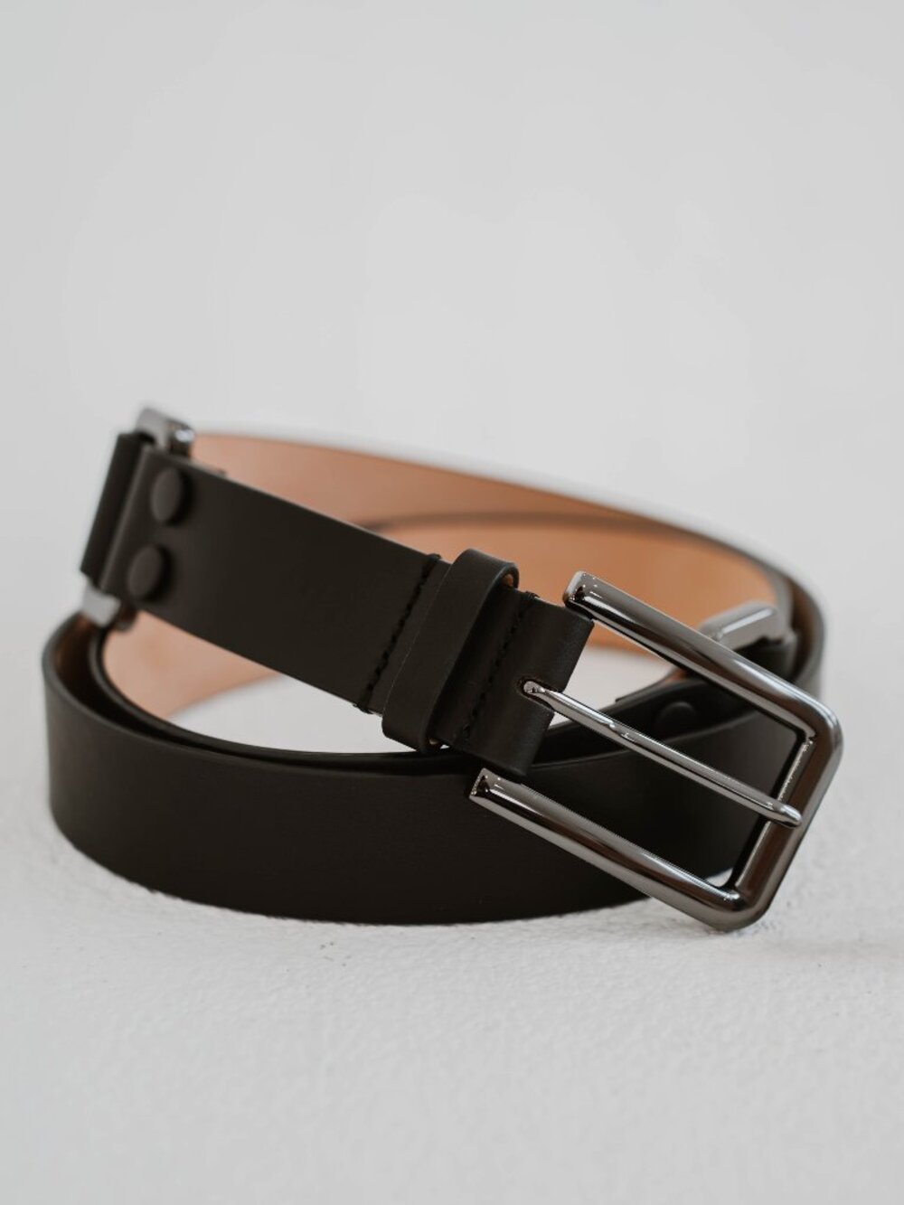 NWT MAX MARA BLACK PIN BUCKLE LEATHER BELT - XL